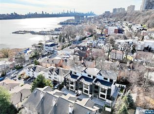 1456 River Rd #B, Edgewater, NJ 07020