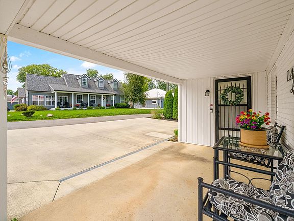 4th image of 28 Bay View Dr