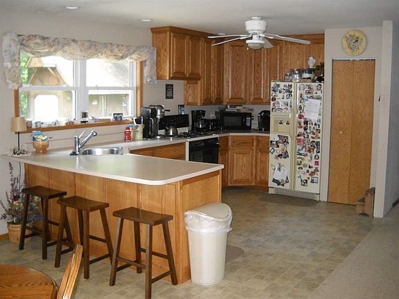 3rd image of 3789 N Walnut Ln