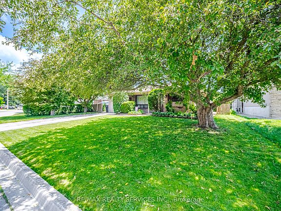 4th image of 15 Ferndale Cres