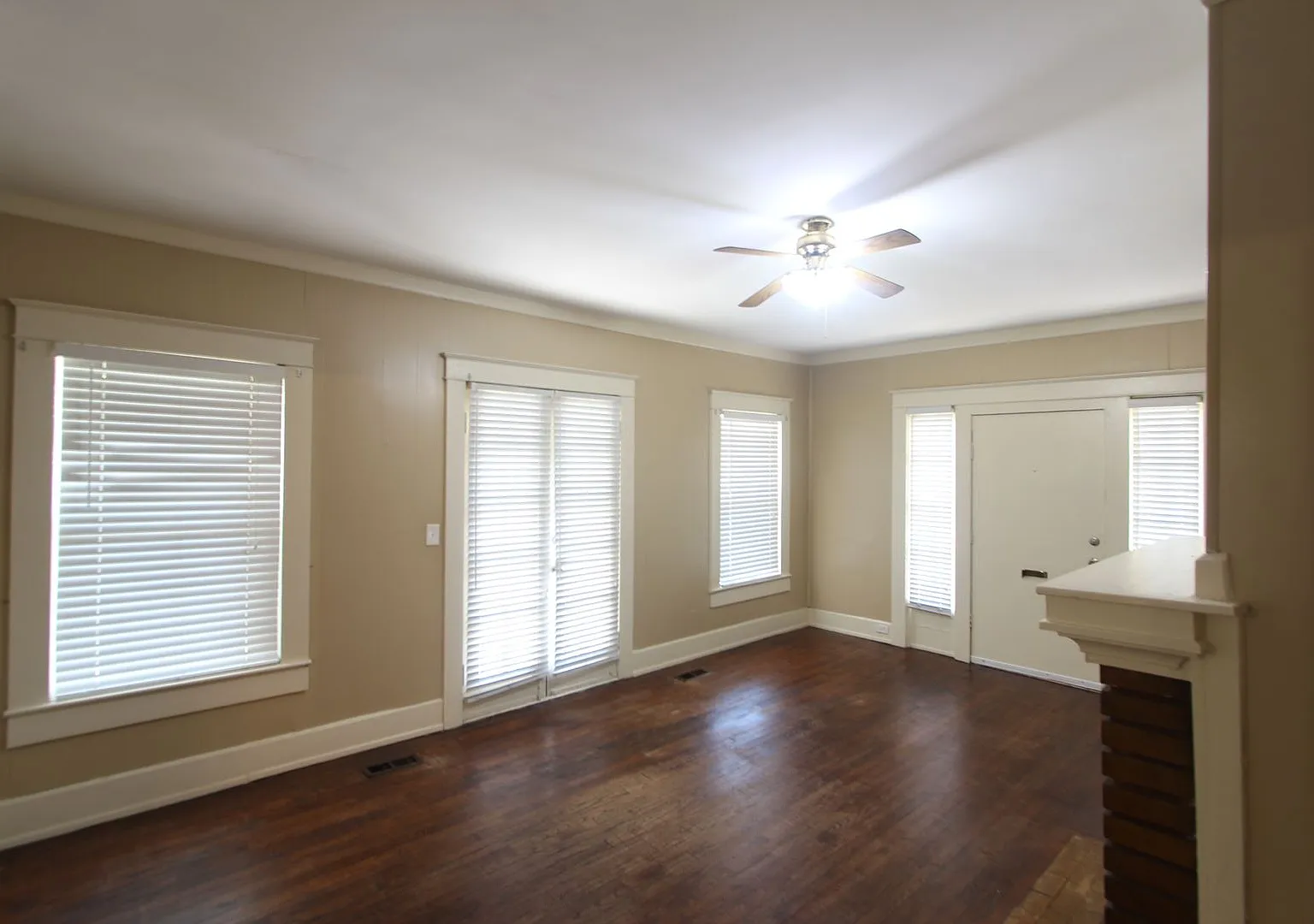 New On The Market with Fresh Updates!! Better Hurry!! — Photo 3
