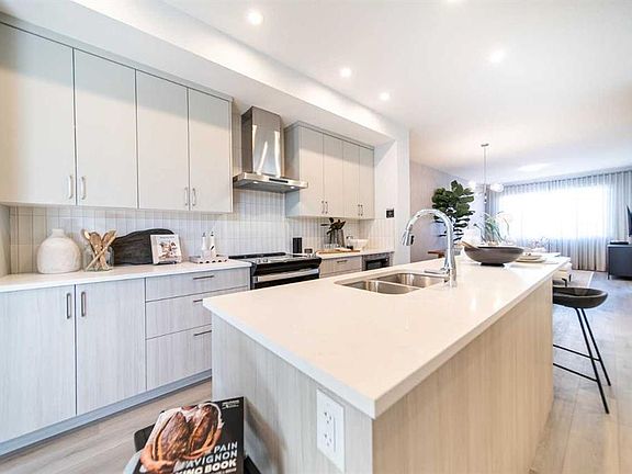 5th image of 520 S Tekarra Dr NW