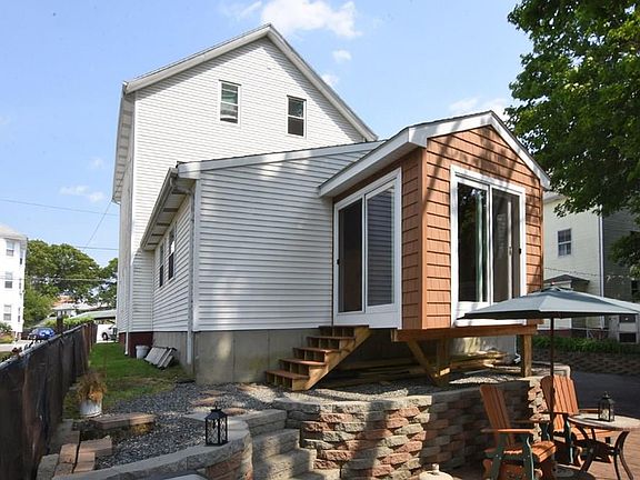 4th image of 58-60 Forest Ave