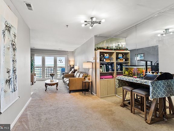 2nd image of 5217 Le Parc Dr APT 5