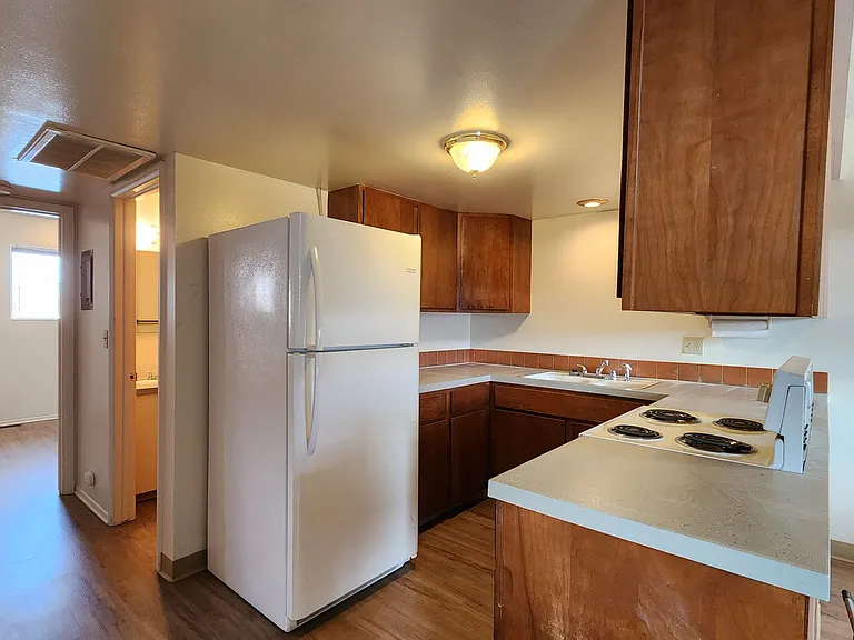 104 Camelot Ct — Photo 8