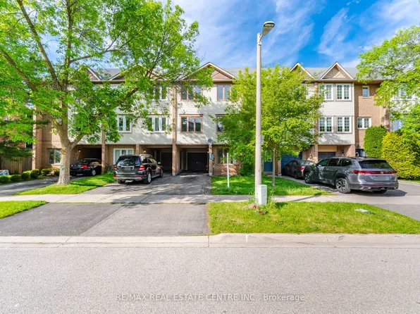 2349 Strawfield Ct, Oakville, ON L6H 6C2