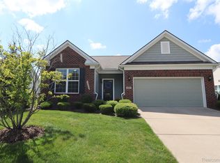 23937 Saint Clair Dr, Brownstown, MI 48134