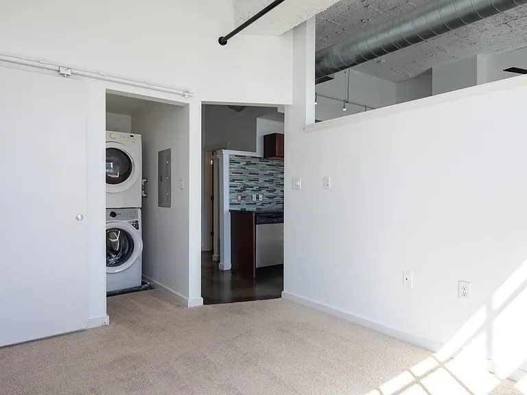 Riverview Lofts — Photo 7