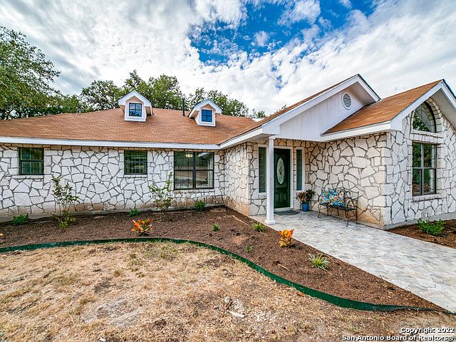 1st image of 2580 goat hill