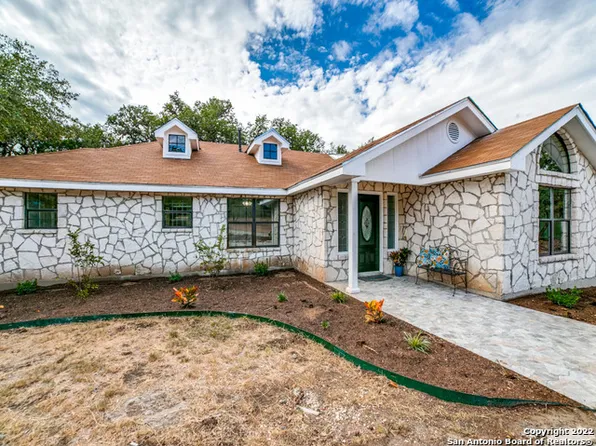2580 goat hill, Lakehills, TX 78063