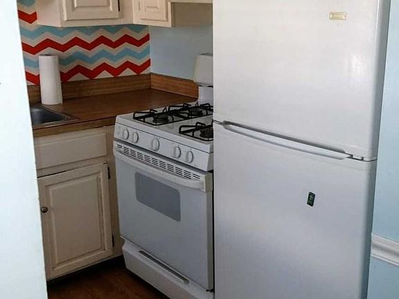 4th image of 24-11 High St APT A