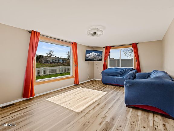 4th image of 7907 Meadowbrook Rd