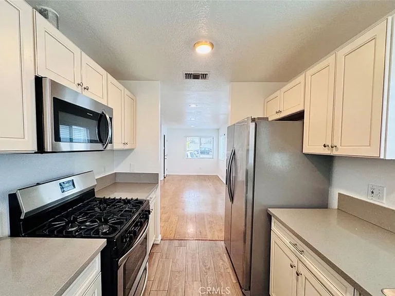 13512 Penn St — Photo 2