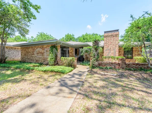 1915 Wendy St, Irving, TX 75060