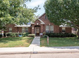 709 Finch Ct, Crowley, TX 76036