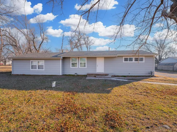 2422 N Hoover Rd, Wichita, KS 67205