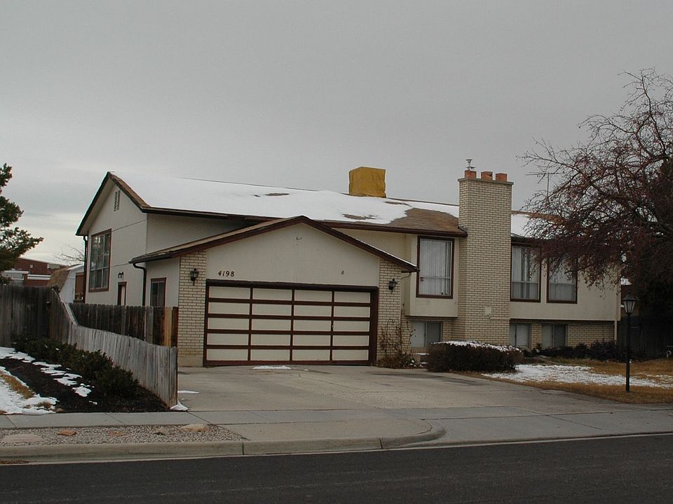 Upstairs for Lease