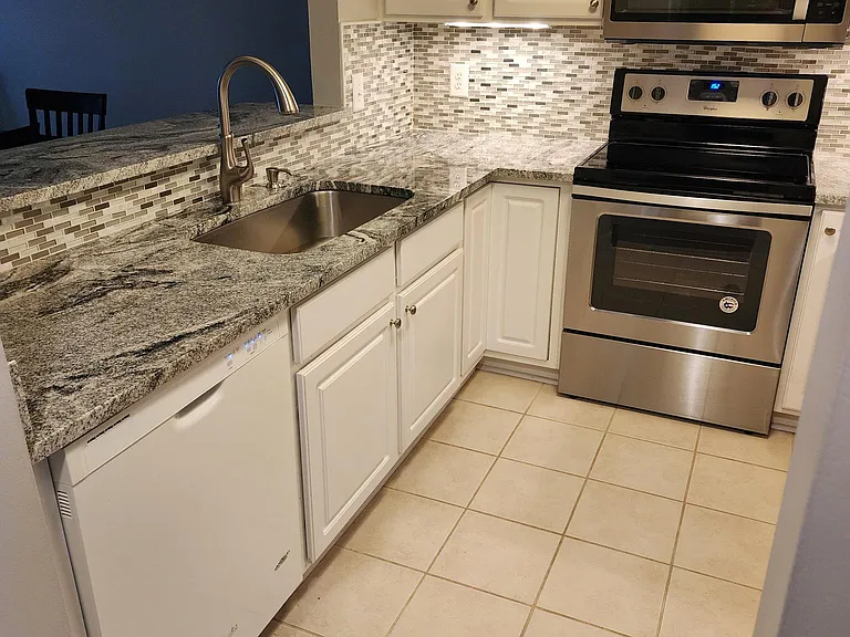 1221 Westview Ln #207 — Photo 1