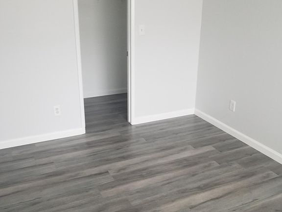 4th image of 477 E Louise St #Na