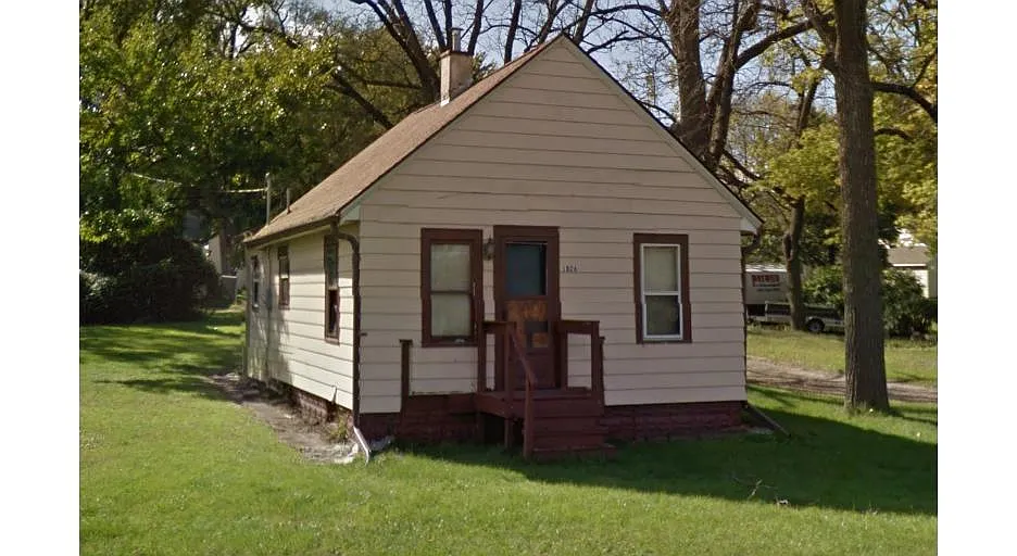 1826 Bertch Ave photo 1