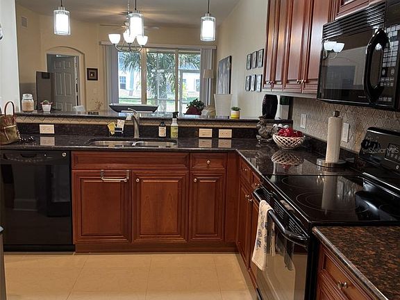 5th image of 240 W End Dr Unit 1212