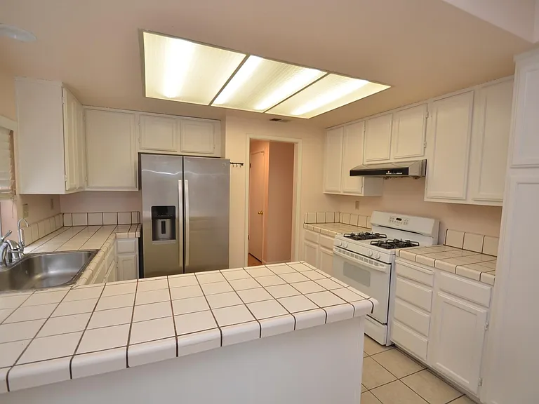 2952 Creek Point Dr — Photo 10