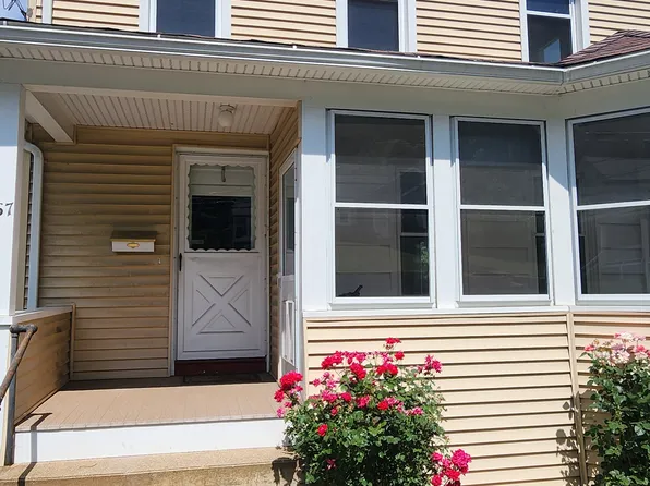 67 Maple St #A, Seymour, CT 06483