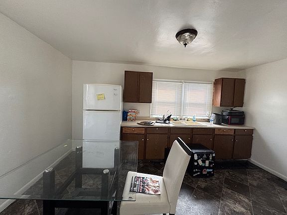 2nd image of 901 Beardsley St #A