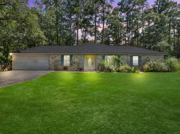 202 Ridgewood Drive, Magnolia, TX 77355