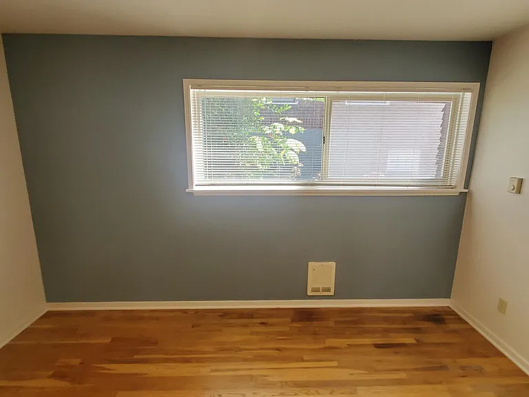 1201 NE 52nd St #8 — Photo 6