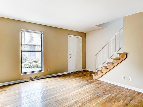 3rd image of 1928 S Willoway Cres