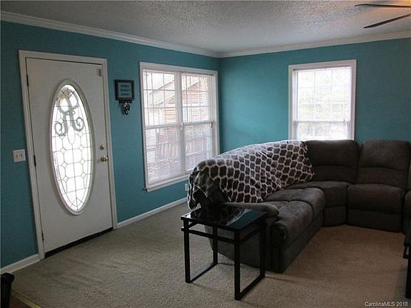 5th image of 222 Windsor Ct