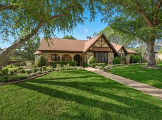 1820 Wimbleton Dr, Bedford, TX 76021