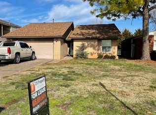 601 SE 34th St, Moore, OK 73160