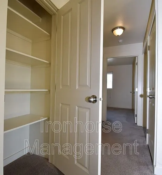 807 W Villard St #21 — Photo 12
