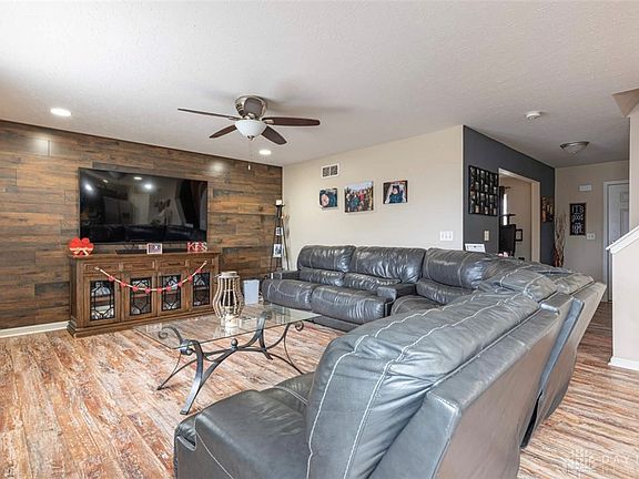 4th image of 426 Sudbury Dr