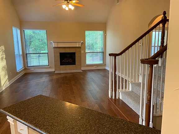 4th image of 2812 Saint Johns Dr