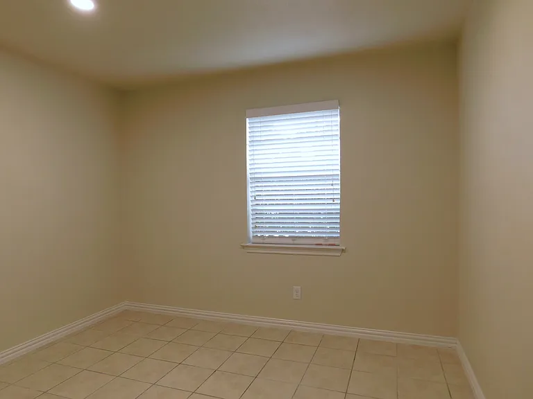 9258 Burbank — Photo 13
