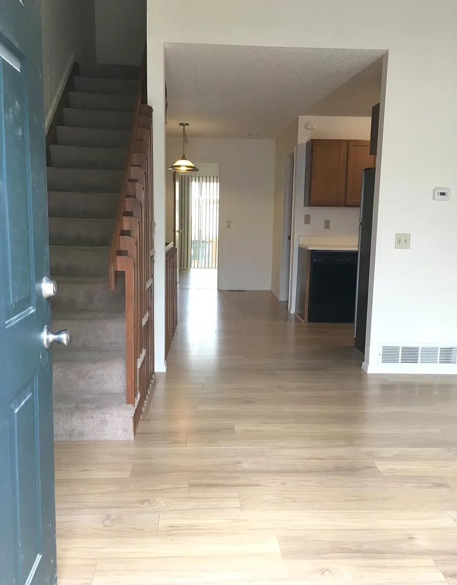 3 bed, 1450 sqft, $2,550 — Photo 2