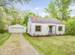 1453 4th St, Lakemore, OH