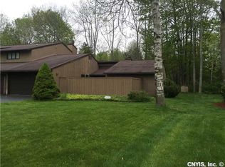 3160 Burrwood Dr, Baldwinsville, NY 13027