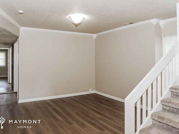 5th image of 1906 Helmsdale Cir SE