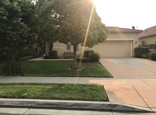 17 Oliver Ct, Elk Grove, CA 95758