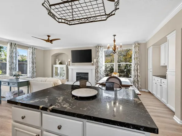132 Decanter Circle, Windsor, CA 95492