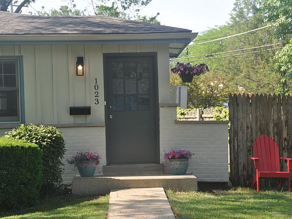 2nd image of 1023 Oakwood Ave