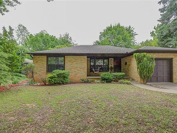 3rd image of 1030 Leslie Ln