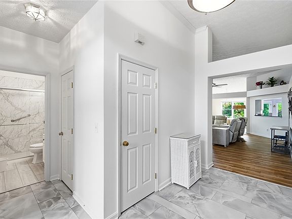 3rd image of 6359 Creekside Way