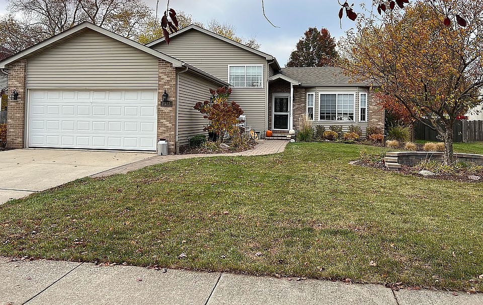 1st image of 2574 Cambridge Dr
