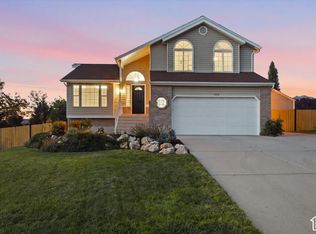 2313 E Rockview Dr, Sandy, UT 84092