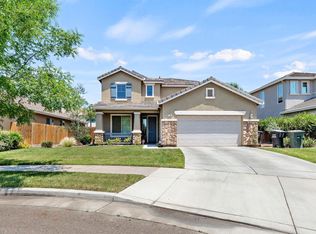 3108 W Clinton Ct, Visalia, CA